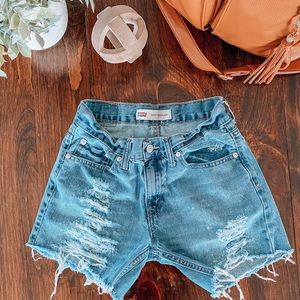 Levi’s Cut off shorts